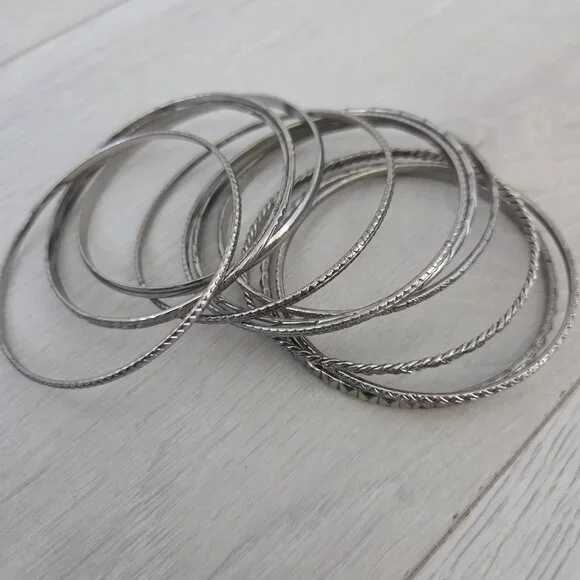 13 Bangles Bracelet Lot - Silver Smooth Patterns Studs Variety Womens - Picture 4 of 6